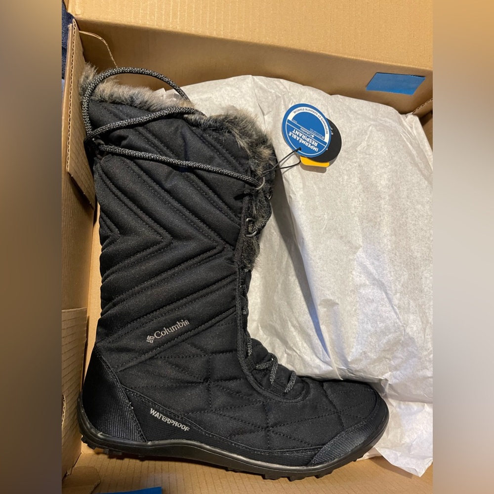 Columbia NWT snow boots size 10.5